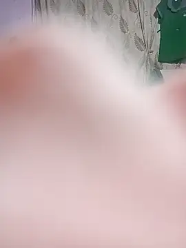 Snapshot of yummyhottie-clit chatting on 11-16-25, 08:03 yummyhottie-clit online show from 11-16-25, 08:03