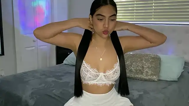  HANNA BARKER online show from 10-31-25, 04:08