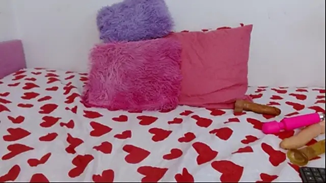 suzanhot 30 online show from 11-26-25, 08:21