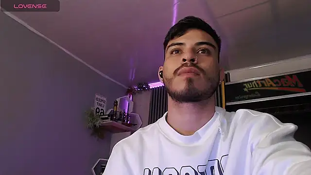 Snapshot of Bastian_MCcormick chatting on 01-12-26, 01:16 Bastian MCcormick online show from 01-12-26, 01:16