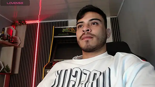 Snapshot of Bastian_MCcormick chatting on 02-04-26, 12:55 Bastian MCcormick online show from 02-04-26, 12:55