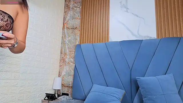 nathalia koch  online show from 01-06-26, 09:39