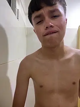 Snapshot of andrew_gara chatting on 09-24-25, 12:36 andrew gara online show from 09-24-25, 12:36