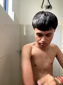 Snapshot of andrew_gara chatting on 10-18-25, 08:20 andrew gara online show from 10-18-25, 08:20