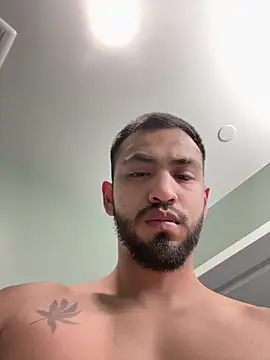 Snapshot of Yinigi chatting on 10-18-25, 01:23 Yinigi online show from 10-18-25, 01:23