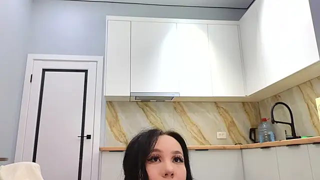 lunajii online show from 04-14-26, 01:28