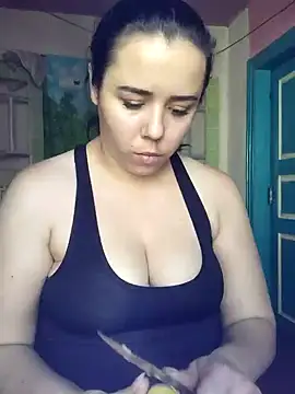 Snapshot of CutieMarine chatting on 10-31-25, 10:38 CutieMarine online show from 10-31-25, 10:38