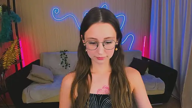 YourLovellyStory online show from 10-14-25, 04:19