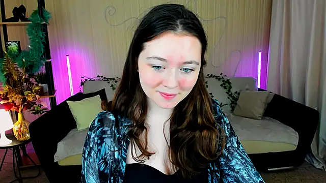 Snapshot of AlluringLookk chatting on 11-15-25, 04:32 AlluringLookk online show from 11-15-25, 04:32