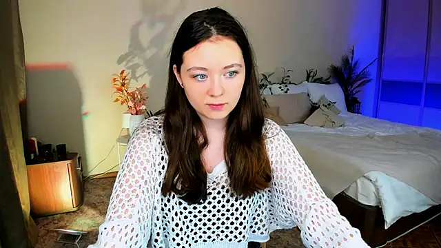 Snapshot of AlluringLookk chatting on 11-18-25, 11:14 AlluringLookk online show from 11-18-25, 11:14