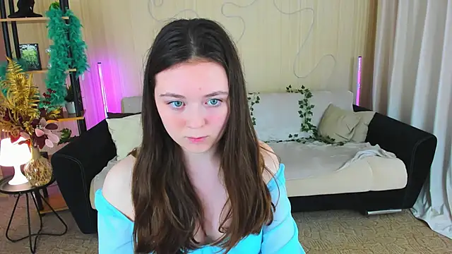 Snapshot of AlluringLookk chatting on 11-28-25, 04:42 AlluringLookk online show from 11-28-25, 04:42