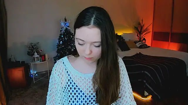 Snapshot of AlluringLookk chatting on 12-19-25, 04:58 AlluringLookk online show from 12-19-25, 04:58