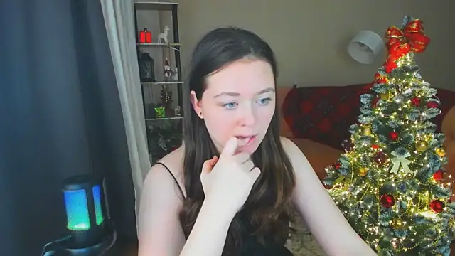 Snapshot of AlluringLookk chatting on 12-20-25, 05:20 AlluringLookk online show from 12-20-25, 05:20