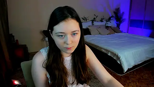 Snapshot of AlluringLookk chatting on 01-13-26, 04:45 AlluringLookk online show from 01-13-26, 04:45