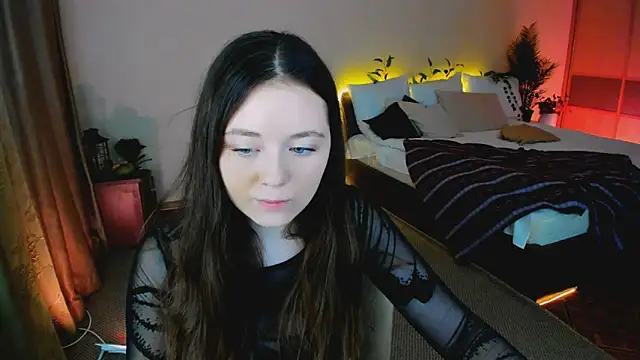 Snapshot of AlluringLookk chatting on 02-08-26, 04:43 AlluringLookk online show from 02-08-26, 04:43