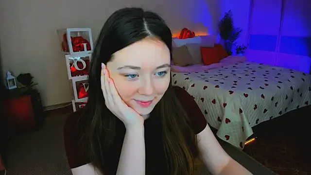 Snapshot of AlluringLookk chatting on 02-12-26, 04:13 AlluringLookk online show from 02-12-26, 04:13