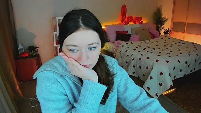 Snapshot of AlluringLookk chatting on 02-15-26, 04:09 AlluringLookk online show from 02-15-26, 04:09