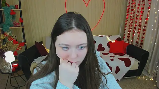 Snapshot of AlluringLookk chatting on 02-22-26, 04:35 AlluringLookk online show from 02-22-26, 04:35