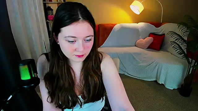 Snapshot of AlluringLookk chatting on 02-26-26, 04:28 AlluringLookk online show from 02-26-26, 04:28