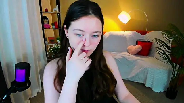 Snapshot of AlluringLookk chatting on 02-27-26, 12:05 AlluringLookk online show from 02-27-26, 12:05