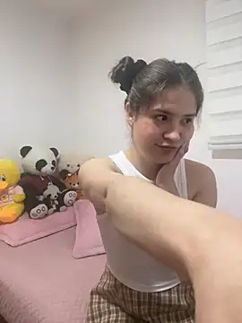 Snapshot of Emilyybennet_ chatting on 09-11-25, 11:49 Emilyybennet online show from 09-11-25, 11:49