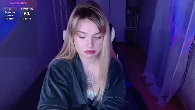 Snapshot of AngelicaHollywood chatting on 03-25-26, 08:04 AngelicaHollywood online show from 03-25-26, 08:04