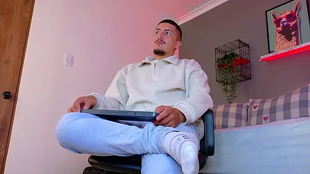 MrFox   online show from 02-20-26, 11:38