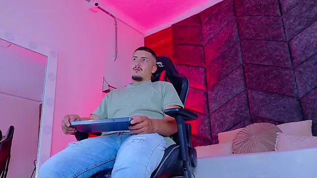 MrFox   online show from 02-21-26, 07:48