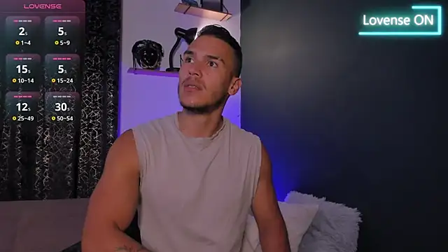 Snapshot of MarkSantozz chatting on 01-08-26, 07:27 MarkSantozz online show from 01-08-26, 07:27