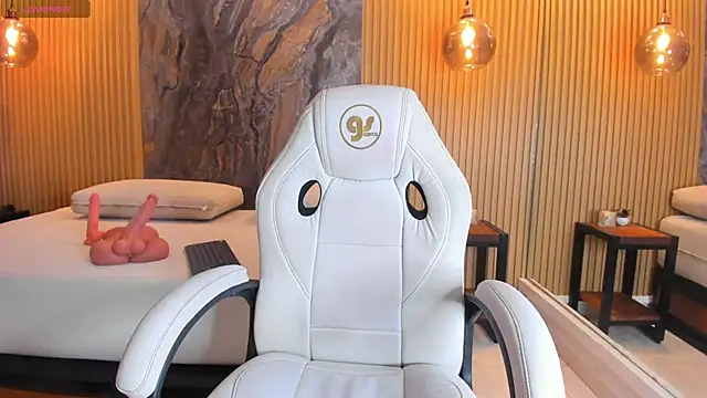 chloe murray online show from 11-08-25, 07:23