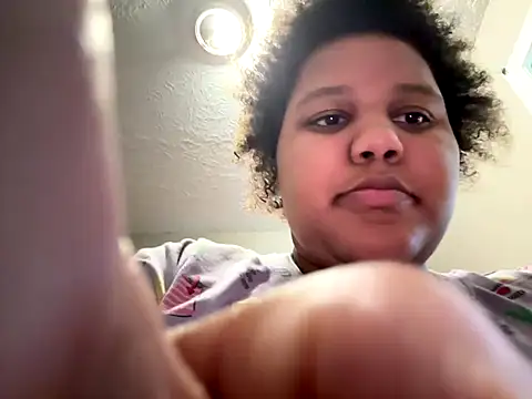 chocolate bella online show from 09-16-25, 02:12