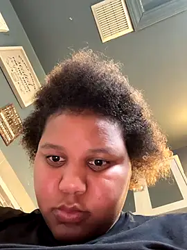 chocolate bella online show from 10-13-25, 04:51