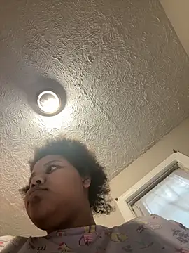 chocolate bella online show from 11-21-25, 01:10