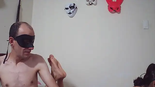 Snapshot of coplehot27 chatting on 10-24-25, 07:54 coplehot27 online show from 10-24-25, 07:54