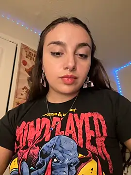 Snapshot of CharmingMaddie chatting on 09-10-25, 04:45 CharmingMaddie online show from 09-10-25, 04:45