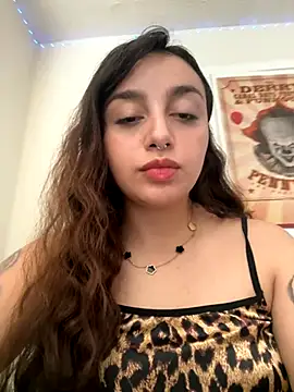 Snapshot of CharmingMaddie chatting on 09-14-25, 05:12 CharmingMaddie online show from 09-14-25, 05:12