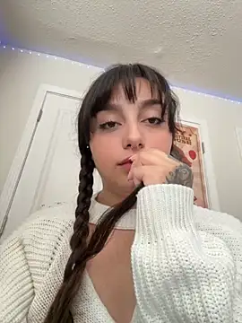 Snapshot of CharmingMaddie chatting on 09-19-25, 04:51 CharmingMaddie online show from 09-19-25, 04:51