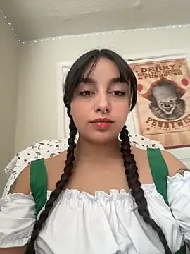Snapshot of CharmingMaddie chatting on 09-20-25, 03:02 CharmingMaddie online show from 09-20-25, 03:02