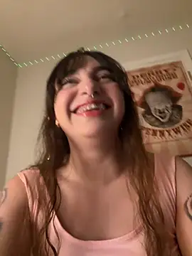 Snapshot of CharmingMaddie chatting on 09-24-25, 03:32 CharmingMaddie online show from 09-24-25, 03:32