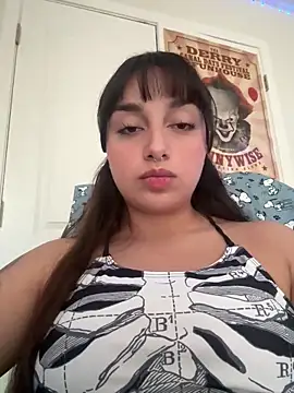 Snapshot of CharmingMaddie chatting on 10-06-25, 05:54 CharmingMaddie online show from 10-06-25, 05:54