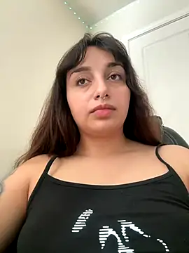 Snapshot of CharmingMaddie chatting on 10-12-25, 05:34 CharmingMaddie online show from 10-12-25, 05:34