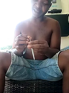 Snapshot of Thabo1004 chatting on 10-24-25, 06:21 Thabo1004 online show from 10-24-25, 06:21