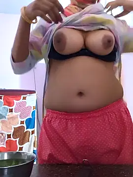 Love-pari077 online show from 10-17-25, 01:03