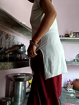 Love-pari077 online show from 10-21-25, 07:20