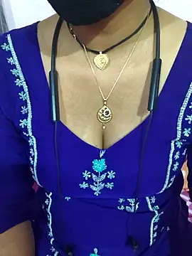 Love-pari077 online show from 02-16-26, 03:41