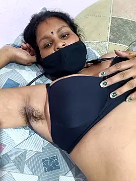 Love-pari077 online show from 04-17-26, 03:15