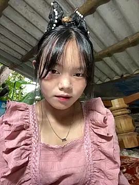 Snapshot of AdamLazis chatting on 09-10-25, 12:21 AdamLazis online show from 09-10-25, 12:21