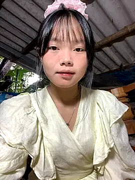 Snapshot of AdamLazis chatting on 09-11-25, 12:44 AdamLazis online show from 09-11-25, 12:44