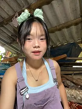 Snapshot of AdamLazis chatting on 10-04-25, 01:25 AdamLazis online show from 10-04-25, 01:25