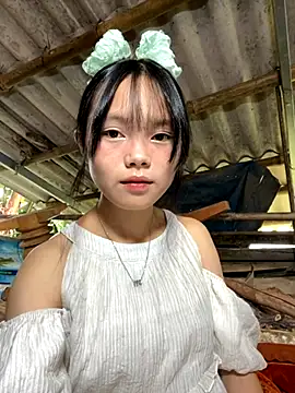 Snapshot of AdamLazis chatting on 10-08-25, 02:20 AdamLazis online show from 10-08-25, 02:20